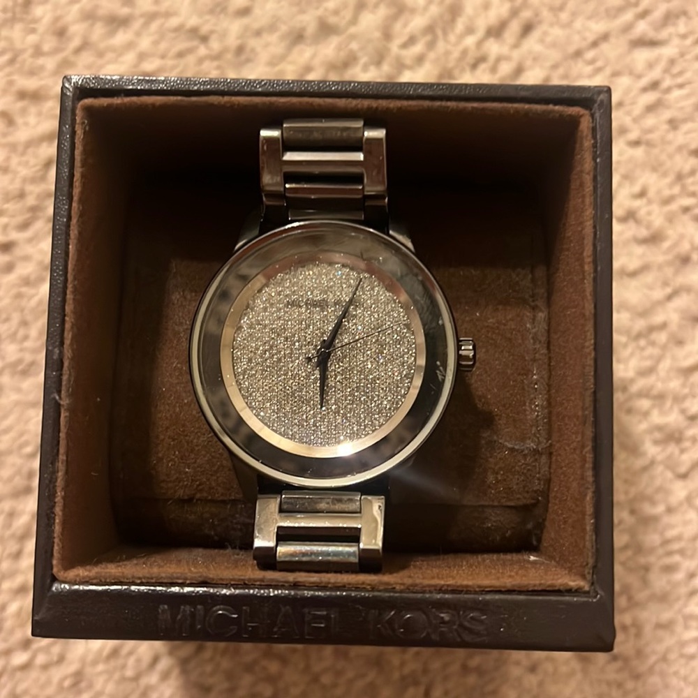 MICHAEL KORS
Kinley Crystal Pave Dial Ladies Watch
MK6244